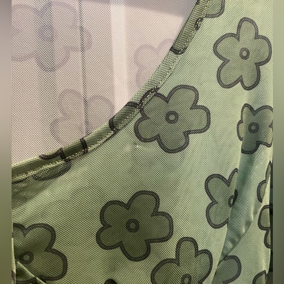 Shien Mesh Green Crop Top long sleeve with flowers - Picture 3 of 6